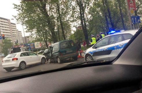 Zderzenie trzech samochodów na ul. Chorzowskiej