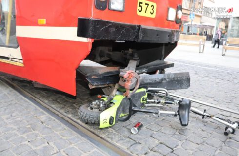 77-latek na hulajnodze elektrycznej zderzył się z tramwajem. Policja szuka świadków