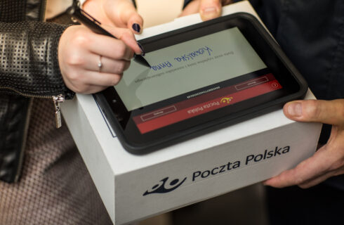 Poczta Polska podnosi ceny. Jednym z powodów jest spadająca liczba wysyłanych listów