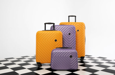 Praktyczne i stylowe: wybór odpowiednich walizek podróżnych