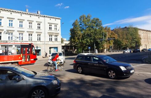 MZUiM rozszerza Inteligentny System Transportowy, choć kierowcy ostro go krytykują