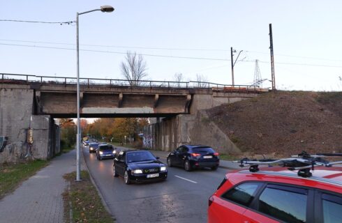 Zamknięcie przejazdu na ul. Załęskiej coraz bliżej. Trzeba będzie jeździć i chodzić naokoło