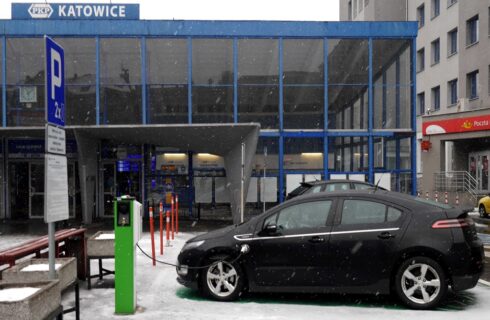 Metropolia pracuje nad mapą ładowarek dla “elektryków” i przygotowuje się na rządowe autobusy